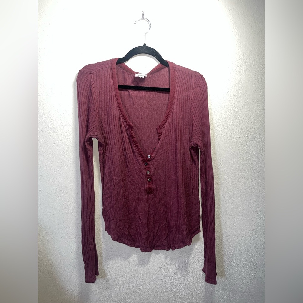 ANTHROPOLOGIE • Postmark Ribbed Henley Maroon Top